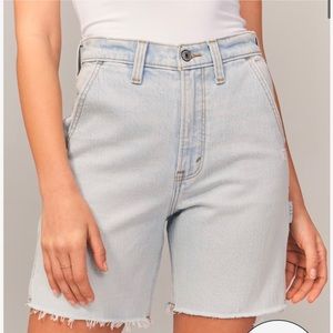 Abercrombie High Rise Dad Short - Light Wash - SZ 32